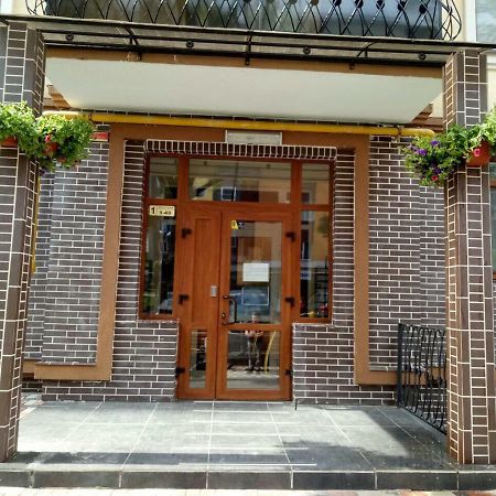Apartment Studio Paris 51 Ирпин Екстериор снимка